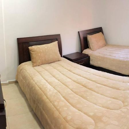 Apt 4 Rent/A Quiet Neighborhood Close To Services Аман Екстериор снимка