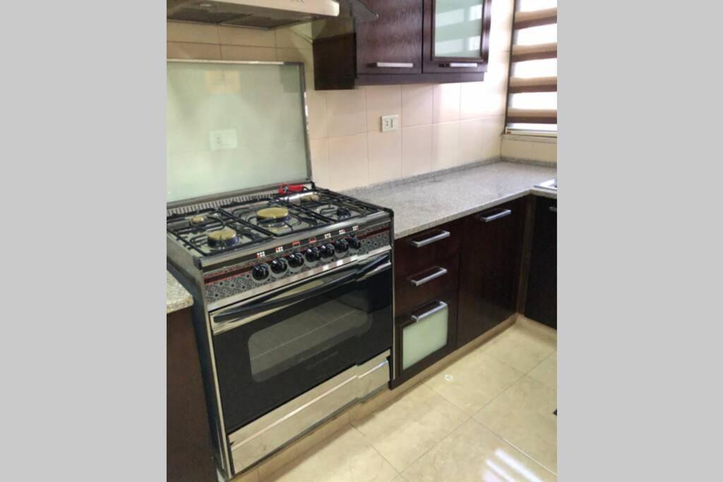 Apt 4 Rent/A Quiet Neighborhood Close To Services Аман Екстериор снимка