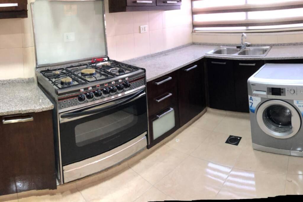 Apt 4 Rent/A Quiet Neighborhood Close To Services Аман Екстериор снимка